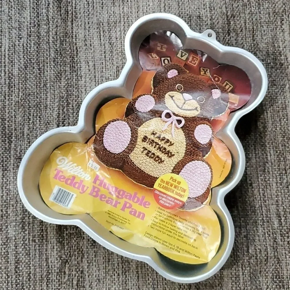 Wilson | 1982 Huggable Teddy Bear Pan